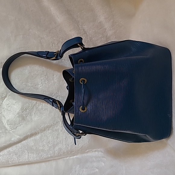 LOUIS VUITTON EPI NOE (CLEARANCE!!!) - Picture 2 of 14